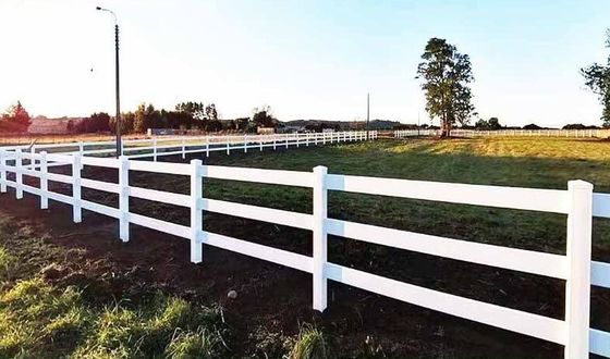 4 Rails Welded Wire Farm Fence Square Pasca Sertifikasi SGS
