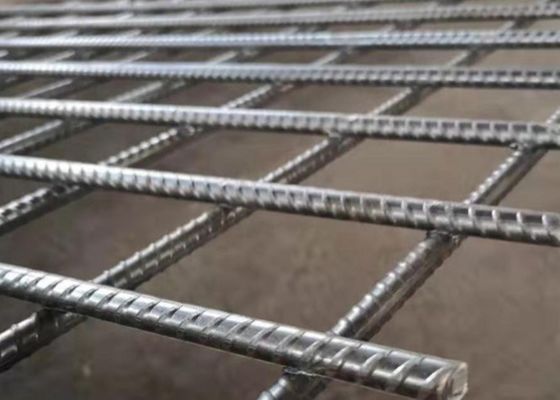 Memperkuat Ribbed Bar Welded Wire Mesh Panels Untuk Beton Slab 10mm 12mm Tebal