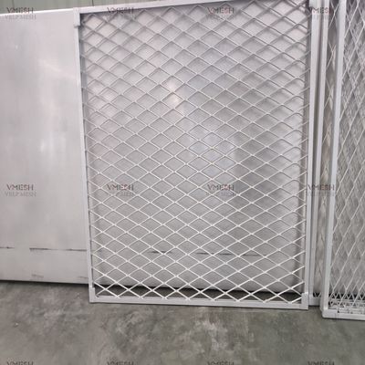 Bahan Logam HDG yang Disesuaikan Diperluas Pagar Pengaman Jaring Logam Untuk Perlindungan Peralatan Mesin