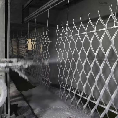 Mesh Logam Dilapisi PVC Diperluas Galvanis Mesh Logam Diperluas Untuk Pelindung Jendela