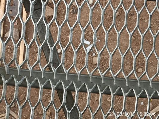 Heavy Duty Hexagon Hole Diekspansi Metal Steel Anti Slip Grating