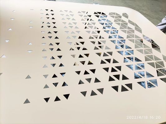 Lapisan bubuk Bronze warna emas Honeycomb Lubang bulat lubang Metal Mesh Perforated Metal Sheet