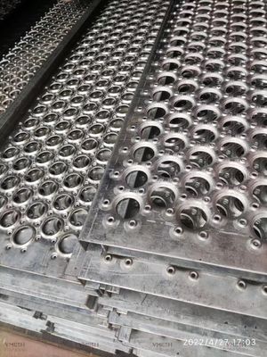Aluminium 3,5 mm Lubang Bulat Retakan Keamanan Non-slip untuk langkah tangga