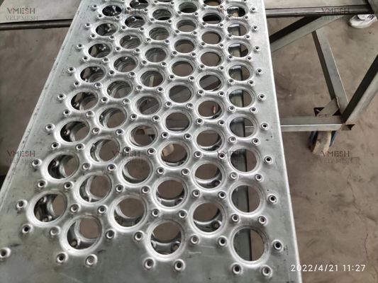 Galvanized Steel Diamond Grip Grating Untuk Jalan Lintas Keamanan Industri
