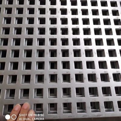 Lembaran Logam Berlubang Persegi Galvanis Aluminium 2mm Ukuran 4x8 Kaki