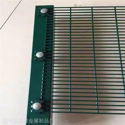 Pagar Kawat Las Galvanis Celup Panas Hijau 4.0mm