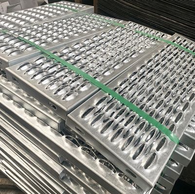 Galvanized Steel Diamond Grip Grating Untuk Jalan Lintas Keamanan Industri