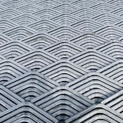 Lembaran Mesh Logam Diperluas Galvanis 4ft*8ft yang Disesuaikan Untuk Bangunan Dan Industri