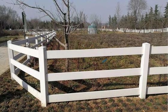 Mudah Dipasang 4 Rel Vinyl Pvc Pagar Peternakan White Horse Rail Fence