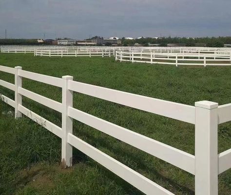 Warna putih 3rails 4rails Plastik Horse Fence Vinyl Farm Fence Untuk Aman