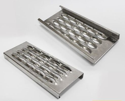 Kekuatan Tinggi Dan Kualitas Grating Langkah Tangga / Catwalk Safety Grating