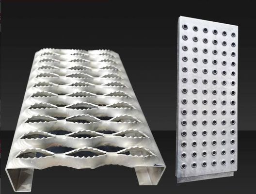 Panel Mesh Logam Perforasi Galvanis untuk Jalan Lintas Anti-Slip