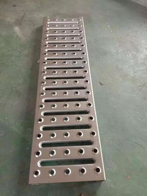 Panel Mesh Logam Perforasi Galvanis untuk Jalan Lintas Anti-Slip