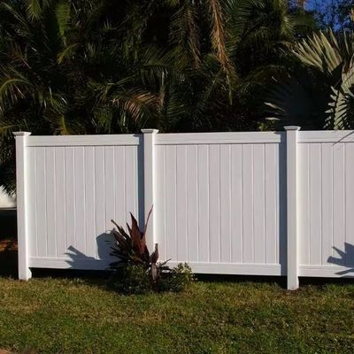 Pagar Privasi Plastik PVC Vinyl Murah Dengan Tiang Untuk Rumah