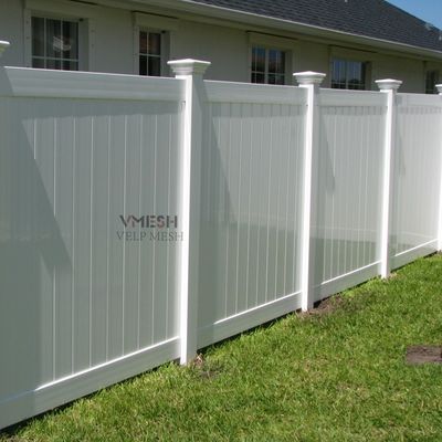 Mudah Mengumpulkan Anti UV Putih Pvc Privacy Fence Vinyl House Fence