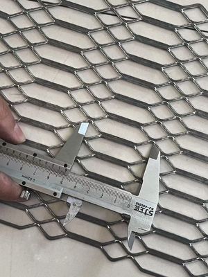 Desain Modern Hot Dip Galvanized Steel Gothic Expanded Metal Mesh
