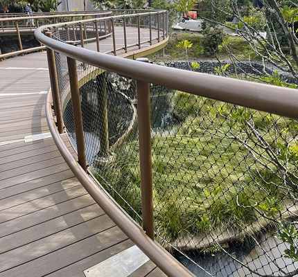 Jaring Tali Baja Tahan Karat Fleksibel dengan Bentuk Lubang Berlian Tahan UV dan Garansi 10 Tahun untuk Pagar Keamanan