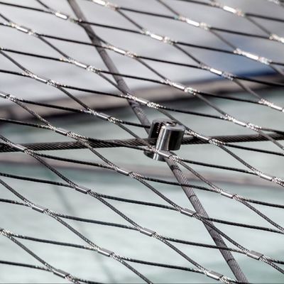 Mesh Tali Kawat Logam Knoted Untuk Desain Arsitektur Jaringan Keamanan