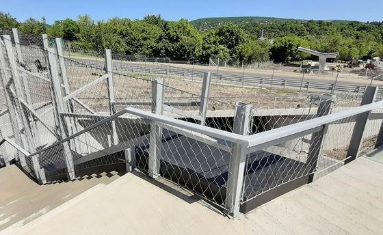 Jaring Kawat Tali Stainless Steel Lunak dengan Sudut Bukaan Jaring 60° dan Poles Akhir Galvanis untuk Perlindungan Bangunan