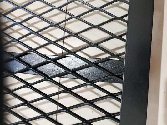 Diperkuat Hot Dip Galvanized Expanded Metal Mesh Window Well Cover dengan bantalan berat yang unggul