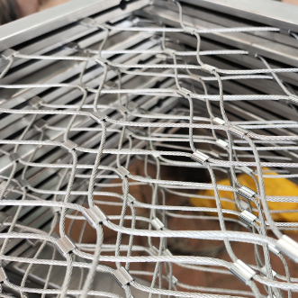 SS304/316 Stainless Steel Rope Mesh Diamond Woven Knotted Flexible Cable Mesh for Zoo Protecting and Stair Railing Fence
