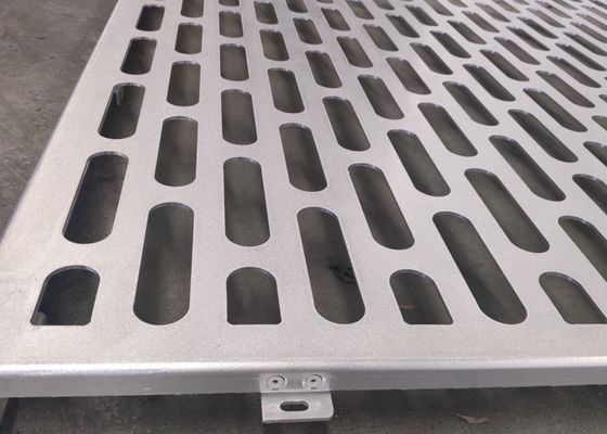 Panel Logam Berlubang Lubang Berbentuk Slot Aluminium untuk Fasad Dekoratif