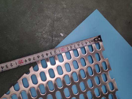 0.7mm 1mm 2mm Aluminium Galvanized Stainless Steel Perforated Metal Desain Lubang Disesuaikan