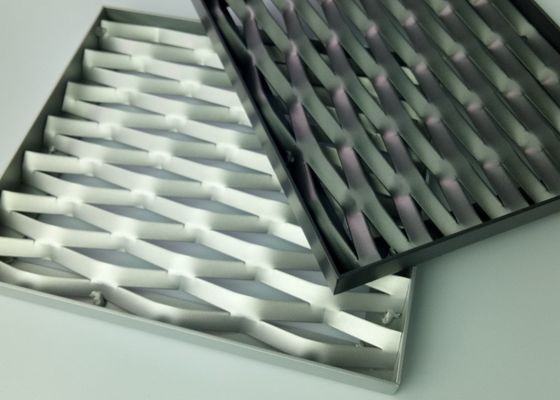 Emas Aluminium Expanded Mesh Cladding 3,5mm 4,0mm Dengan Frame