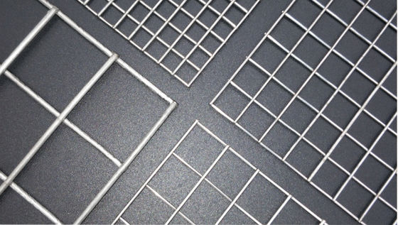 Panel Kawat Las Galvanis Celup Panas 2x2 inci untuk Konstruksi