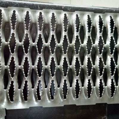 Galvanis Steel Anti-Slip Safety Grating Diamond Hole Walkway Plank