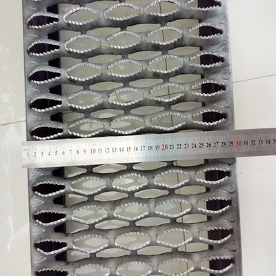 Galvanis Steel Anti-Slip Safety Grating Diamond Hole Walkway Plank