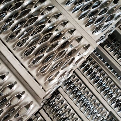 Galvanis Steel Anti-Slip Safety Grating Diamond Hole Walkway Plank