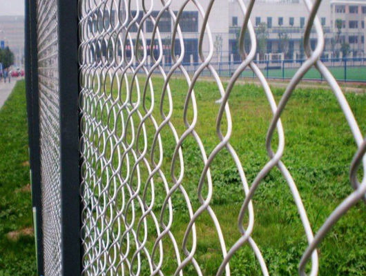 Hot Dip Galvanized Chain Link Pagar 5ft untuk Lapangan Olahraga