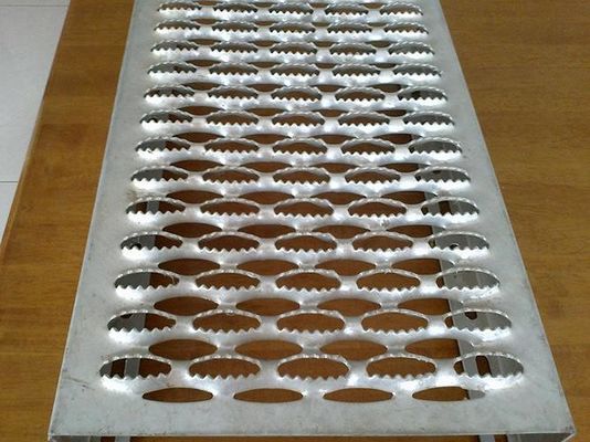 2-5m Diamond Walkway Channel Grip Span Safety Grating Anti Skid
