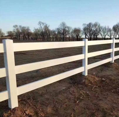 Pagar Wire Mesh Dilas Vinyl Warna Putih Untuk Peternakan Kuda Paddock