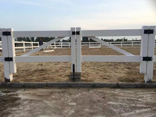 Stabil Putih Hitam Warna PVC Paving Rel Ranch Paddock Paving Kuda
