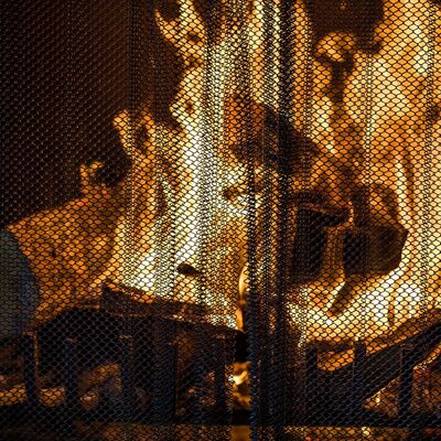 Coil Mesh Logam Chain Link yang Kuat untuk Layar Perapian Dekoratif dan Keamanan