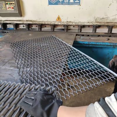 Penutup Sumur Jendela Jaring Logam Diperluas Tugas Berat Dilapisi Bubuk Tebal 3Mm
