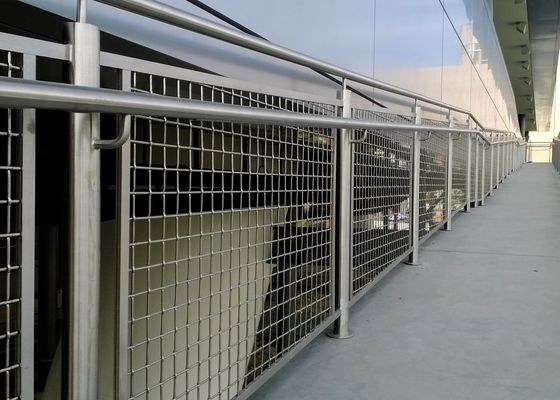 30%-60% Area Terbuka Mesh Logam Arsitektur 0.5mm-4.0mm Wire Mesh Railing Tangga