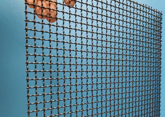 1.8kg / Sqm-12kg / Sqm Arsitektur Metal Mesh Fabric Untuk Plafon PVDF Powder Coating