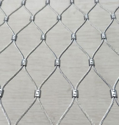 Disesuaikan 2mm 304 stainless steel tali Wire Mesh Aperture 60 * 104mm