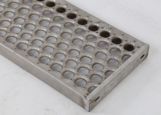 Safety Walkway Steel Grating Dengan 2 Hidung Menjadi Atap Tertutup