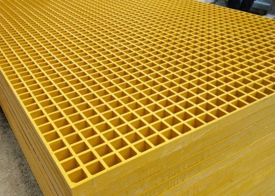 Fiberglass Hijau Kuning Solar Rooftop Walkway 1220 * 3660mm 1220 * 2440mm FRP Floor Gratings