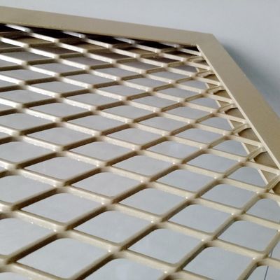 Dinding Cladding Expanded Metal Mesh Pvdf Powder Coating Aluminium Untuk Langit-langit Fasad Metalik
